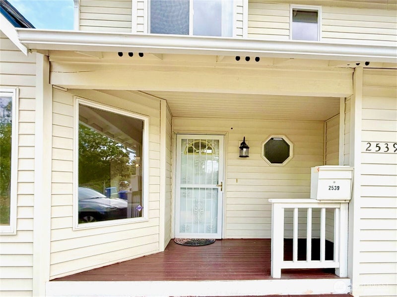 2539 S Graham