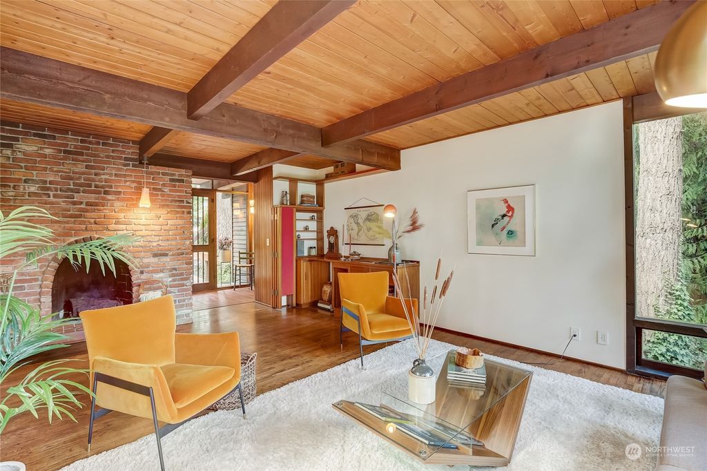 Photo of 19538 67th Avenue NE, Kenmore, WA 98028 (MLS # 2210939)