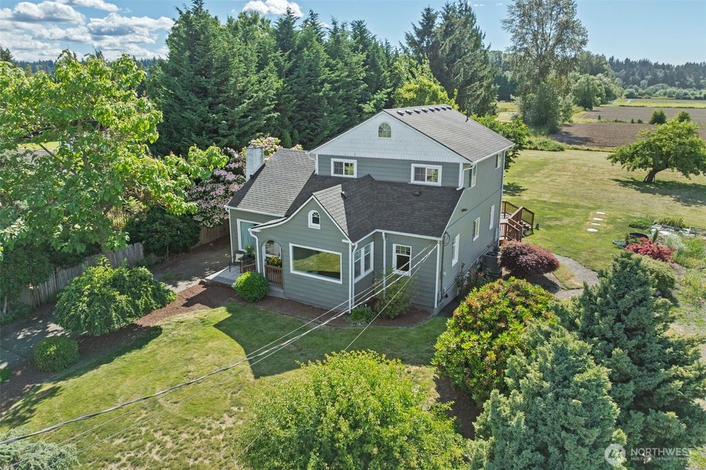 Photo of 4720 62nd Ave E AVE, Puyallup, WA 98371 (MLS # 2541958)