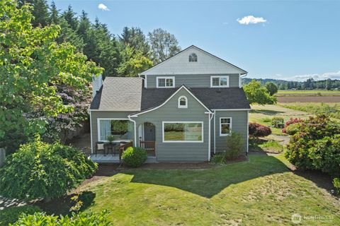 Photo of 4720 62nd Ave E AVE, Puyallup, WA 98371 (MLS # 2541958)