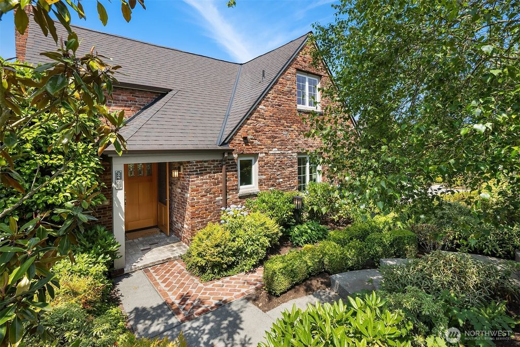 Photo of 3421 30th Avenue W, Seattle, WA 98199 (MLS # 2397852)