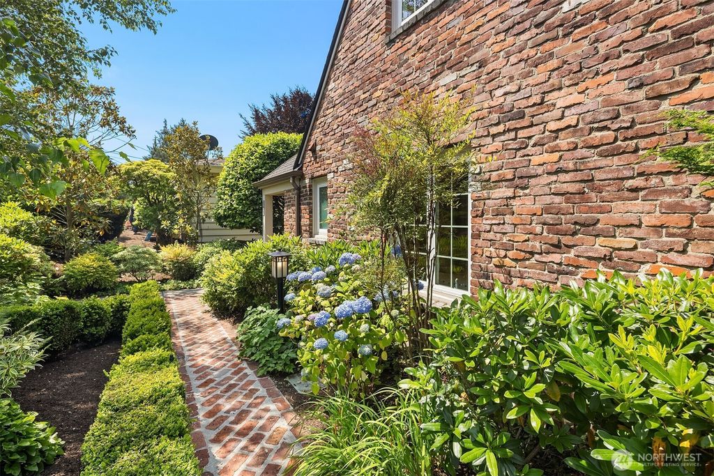 Photo of 3421 30th Avenue W, Seattle, WA 98199 (MLS # 2397852)