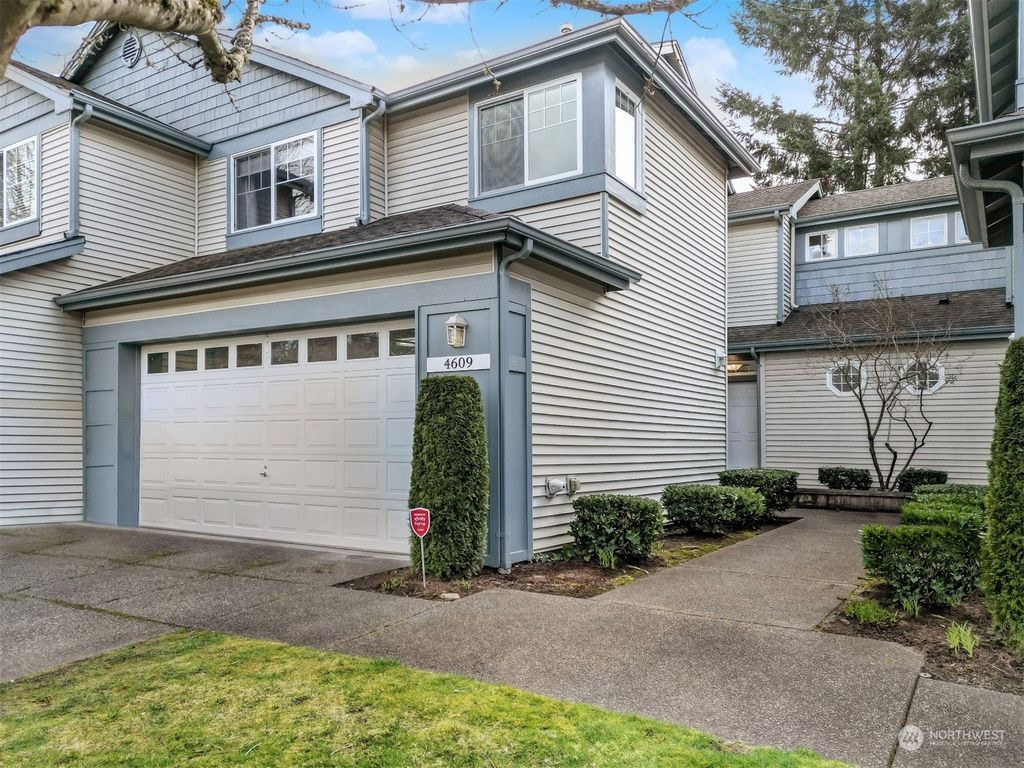 Photo of 4609 NE 6th Court, Renton, WA 98059 (MLS # 2206129)