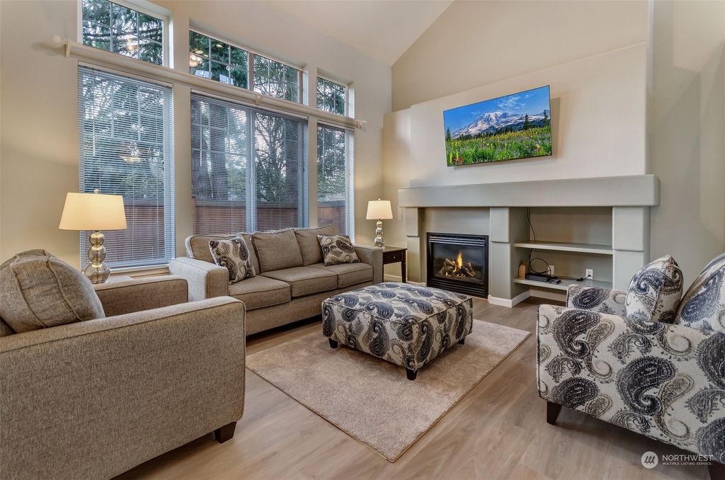 Photo of 4609 NE 6th Court, Renton, WA 98059 (MLS # 2206129)