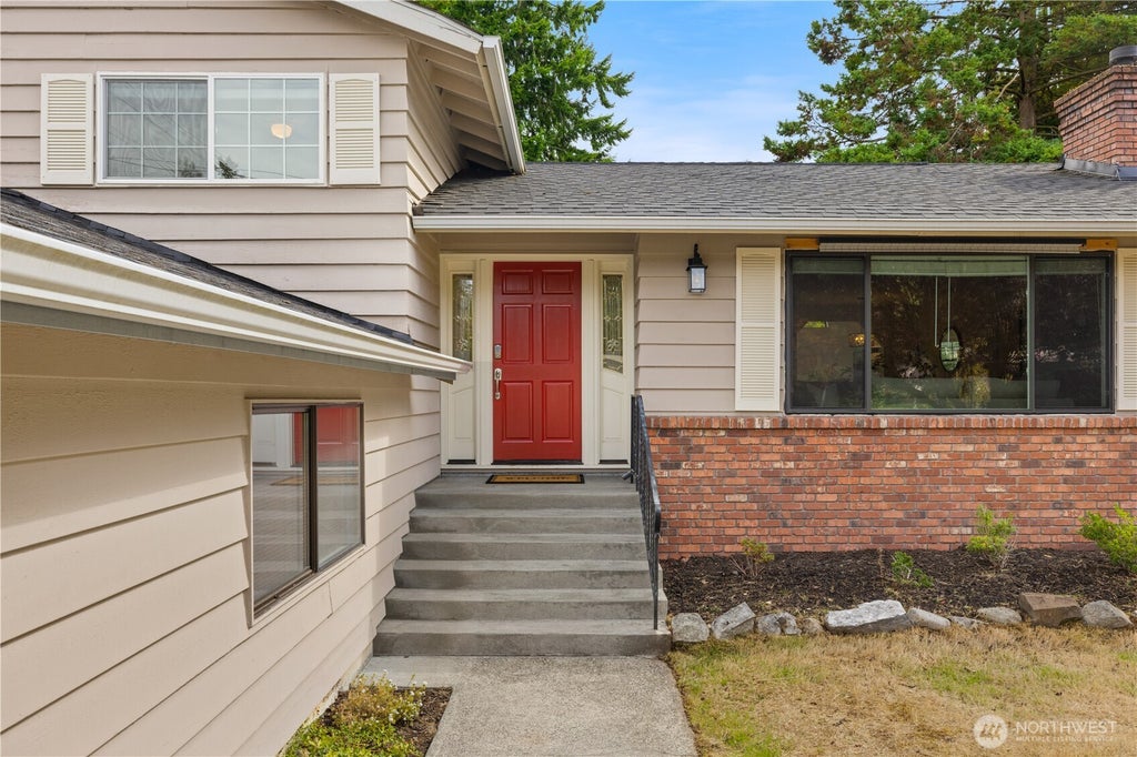 Photo of 24211 88th Place W, Edmonds, WA 98026 (MLS # 2582495)