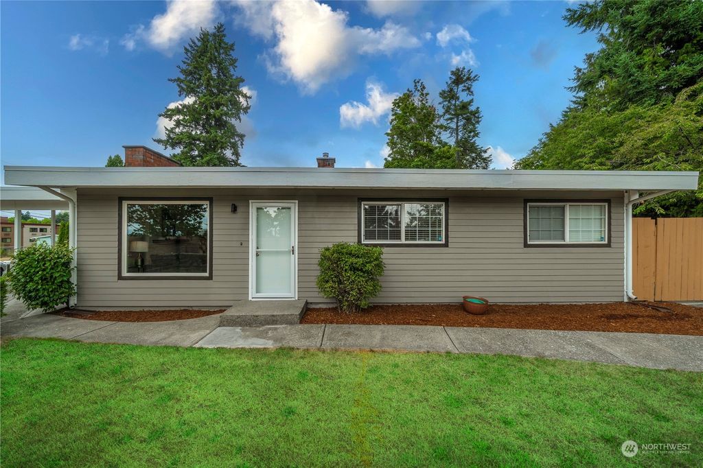 Photo of 16922 31st Avenue S, SeaTac, WA 98188 (MLS # 2146010)