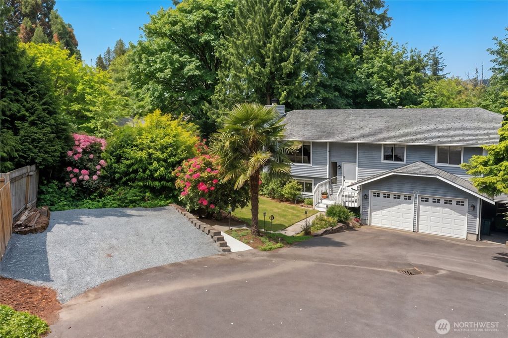 Photo of 1951 2nd Street, Kirkland, WA 98033 (MLS # 2528746)