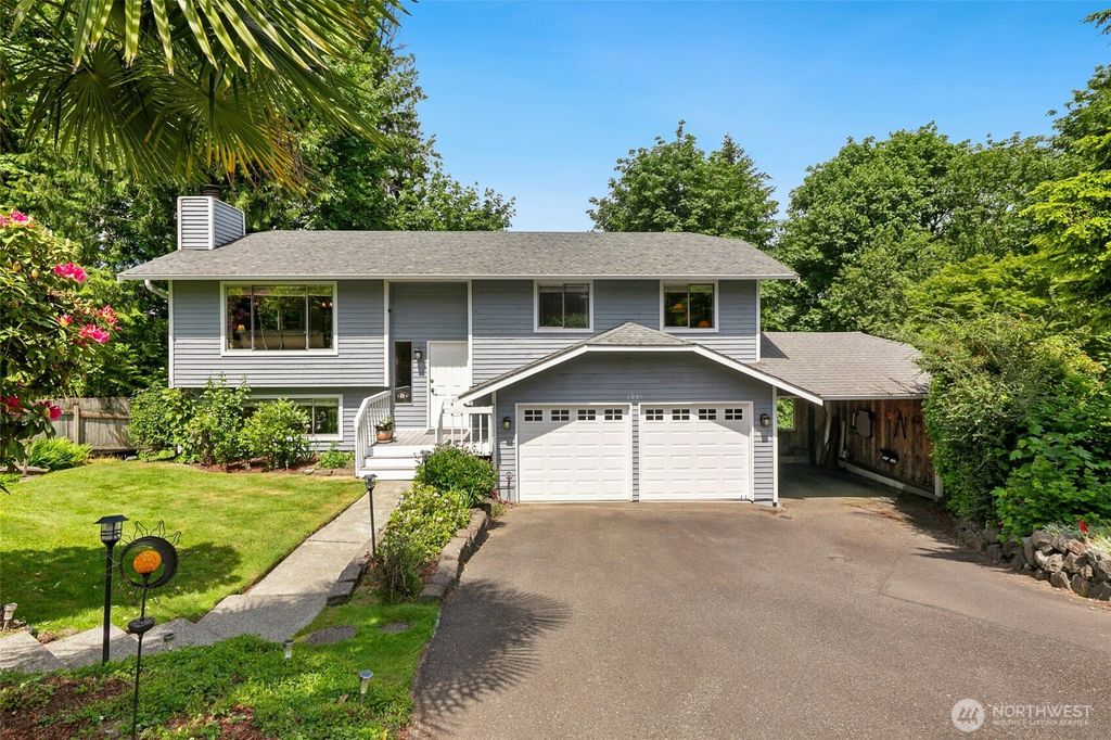 Photo of 1951 2nd Street, Kirkland, WA 98033 (MLS # 2528746)