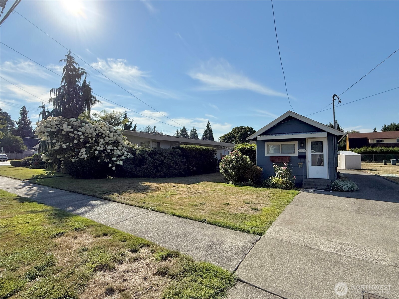 520 Sumner Avenue 524