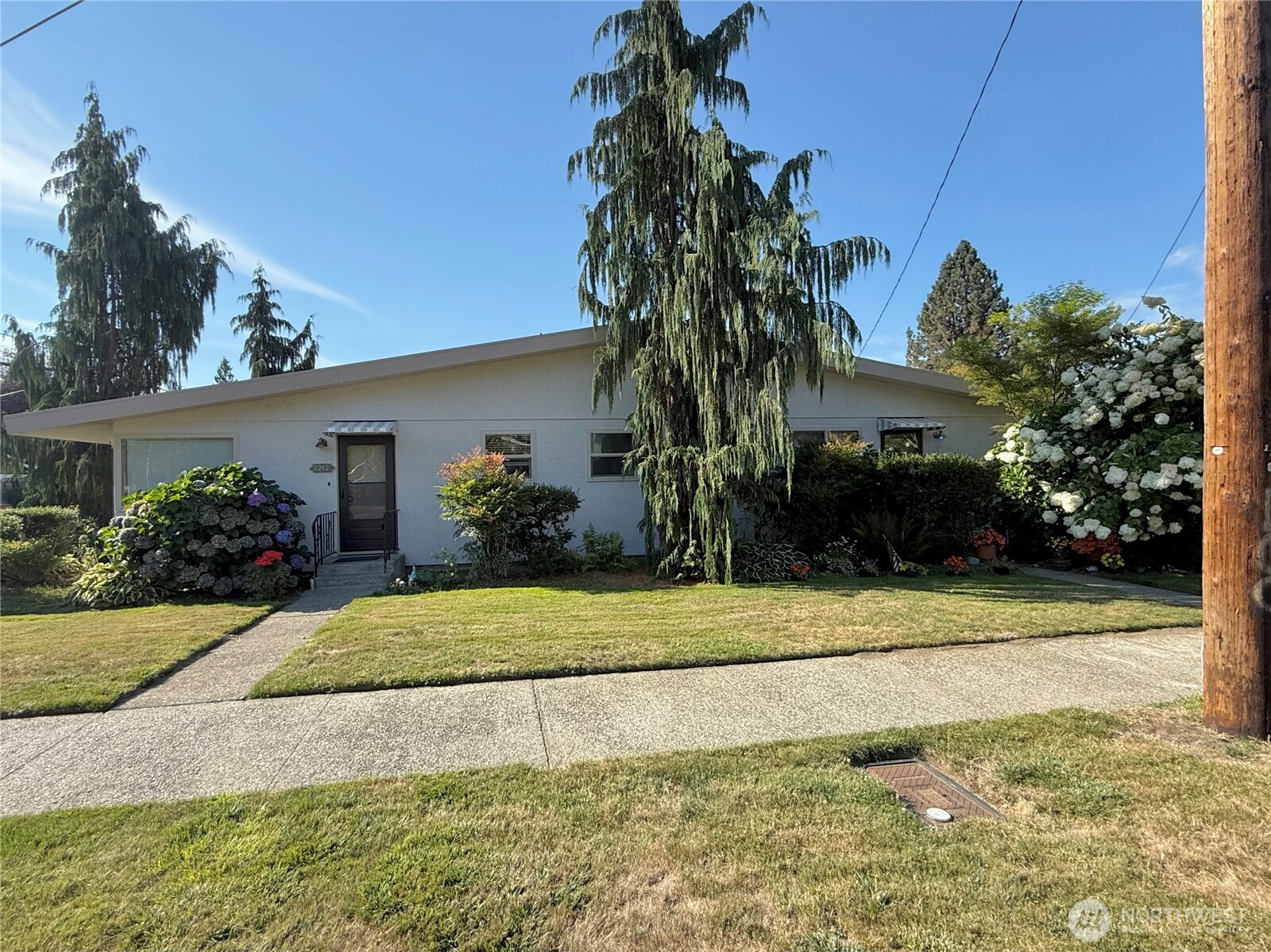 520 Sumner Avenue 524