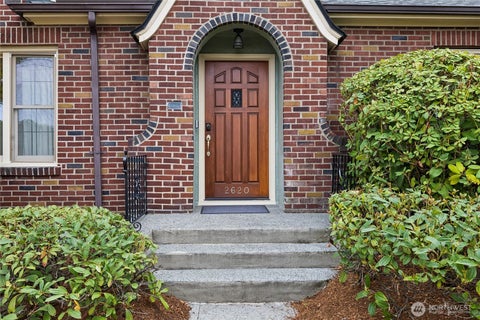 Photo of 2620 Queen Anne Ave N Ave, Seattle, WA 98109 (MLS # 2565273)