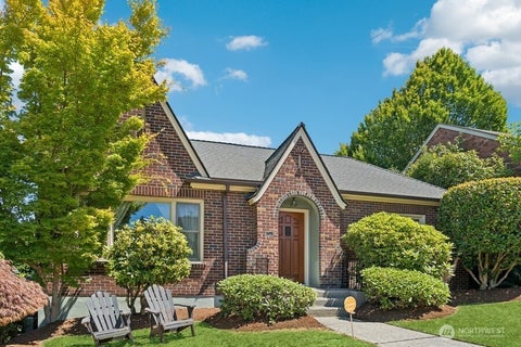 Photo of 2620 Queen Anne Ave N Ave, Seattle, WA 98109 (MLS # 2565273)