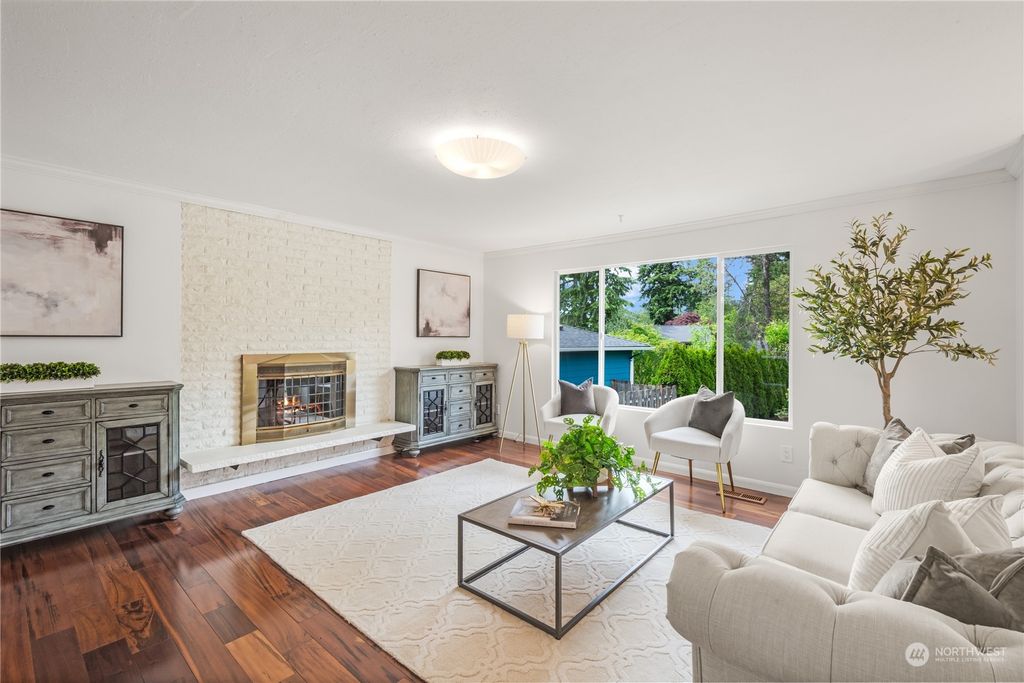 Photo of 12313 NE 68th Place, Kirkland, WA 98033 (MLS # 2263961)