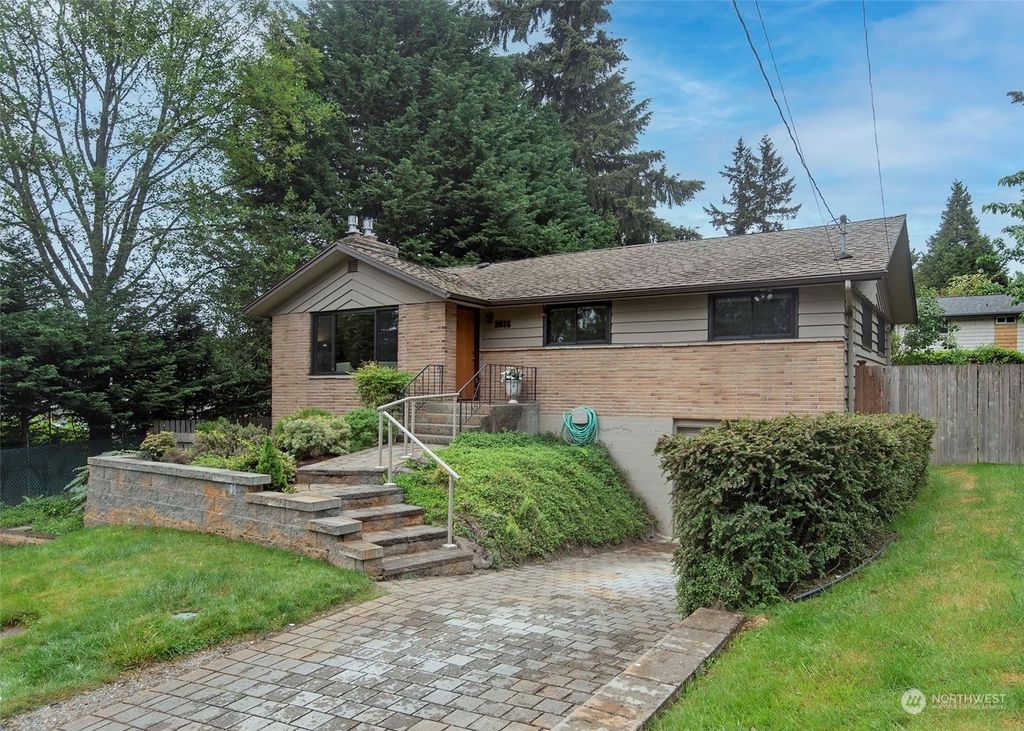Photo of 3035 NE 135th Street, Seattle, WA 98125 (MLS # 2239473)