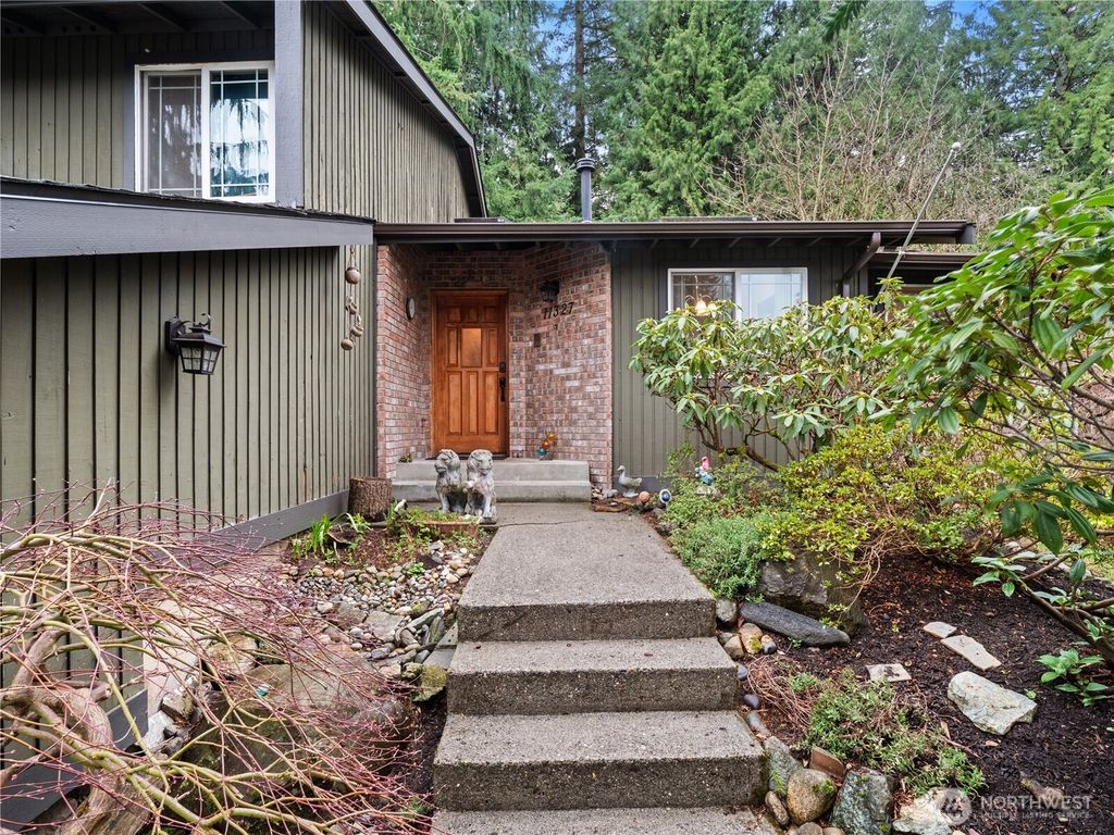 Photo of 11327 28th Drive SE, Everett, WA 98208 (MLS # 2356027)