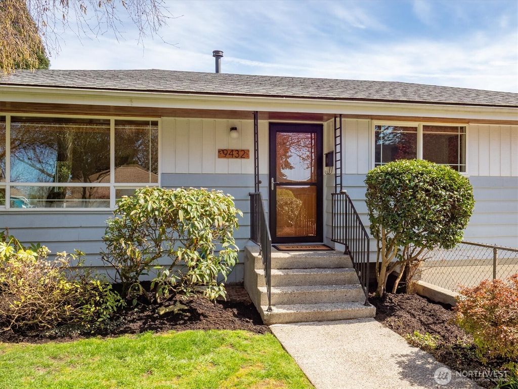 Photo of 9432 13th Avenue SW, Seattle, WA 98106 (MLS # 2500153)