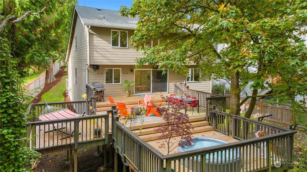 Photo of 1464 S 234th Street, Des Moines, WA 98198 (MLS # 2174583)