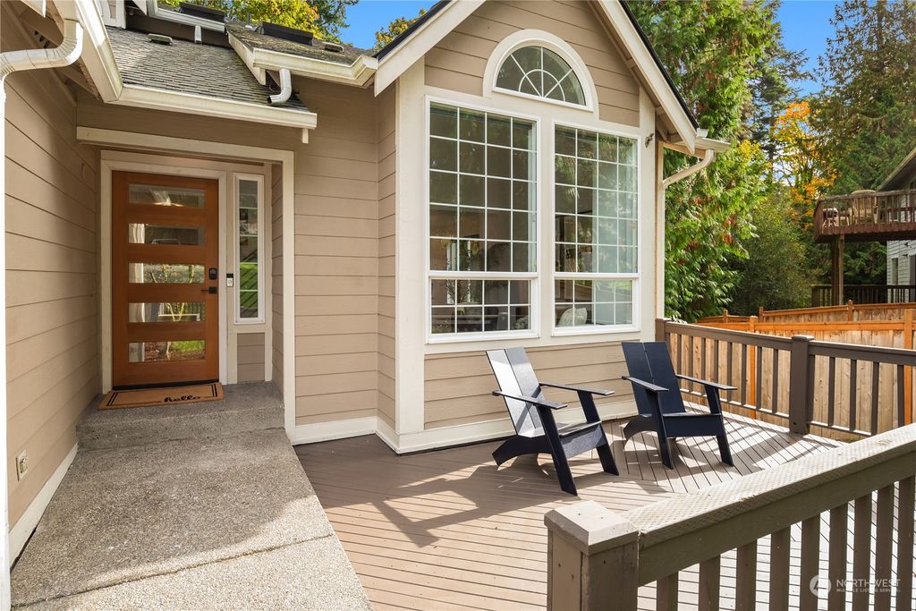 Photo of 1464 S 234th Street, Des Moines, WA 98198 (MLS # 2174583)