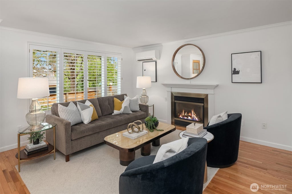 Photo of 607 23rd Avenue E, Seattle, WA 98112 (MLS # 2579141)