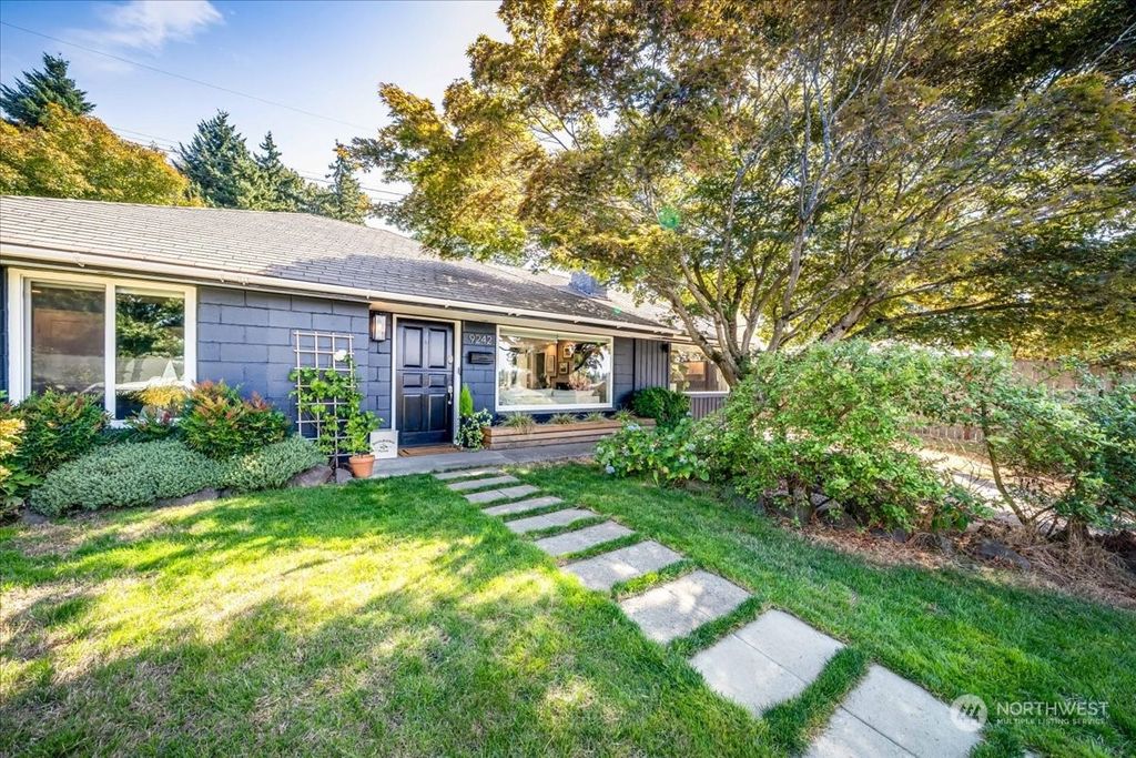 Photo of 9242 24th Avenue SW, Seattle, WA 98106 (MLS # 2159105)