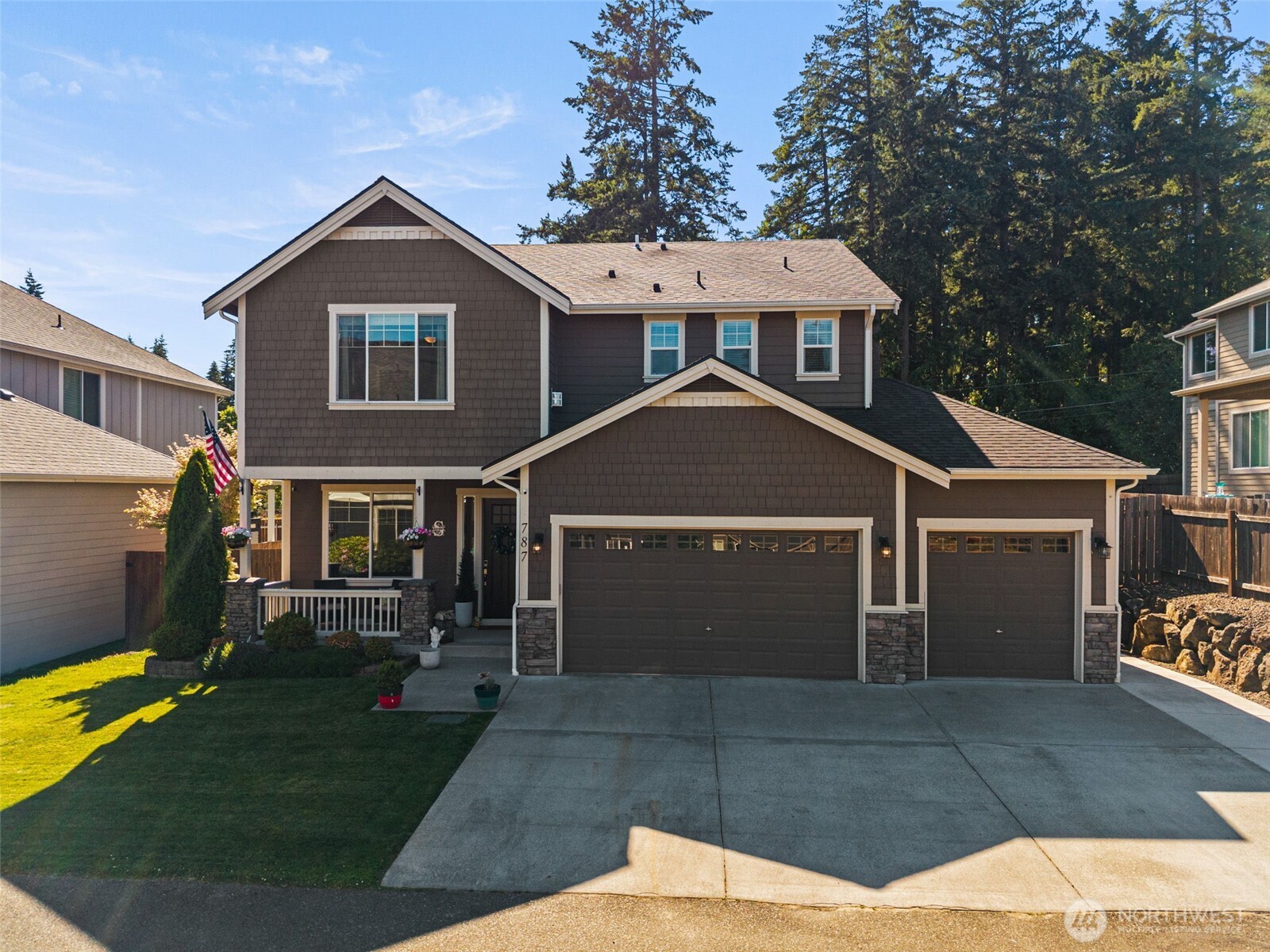 787 NW Dresden Court