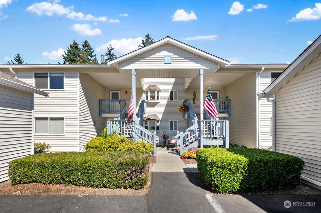 Photo of 20617 28th Avenue W #B2, Lynnwood, WA 98036 (MLS # 2145671)