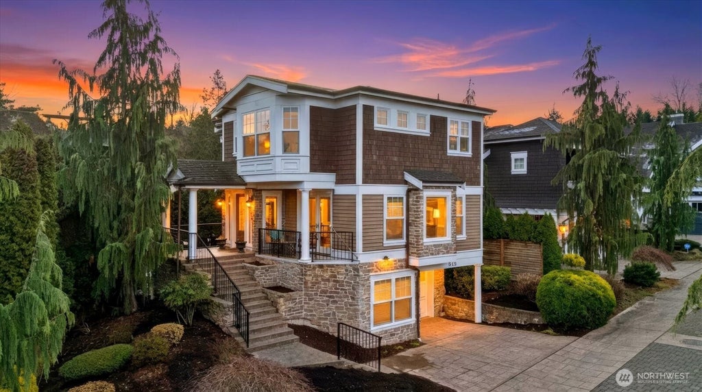 Photo of 825 Kirkland Way, Kirkland, WA 98033 (MLS # 2543291)