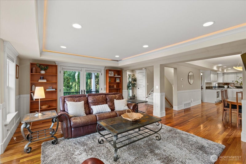 825 Kirkland Way