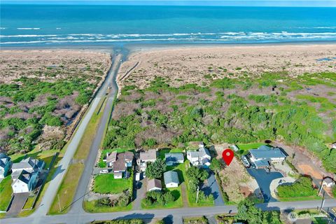 473 Sand Dune Avenue SW Ocean Shores WA 98569
