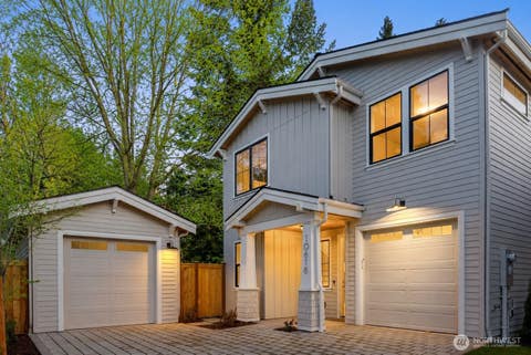 Photo of 10618 NE 54th Lane, Kirkland, WA 98033 (MLS # 2531164)