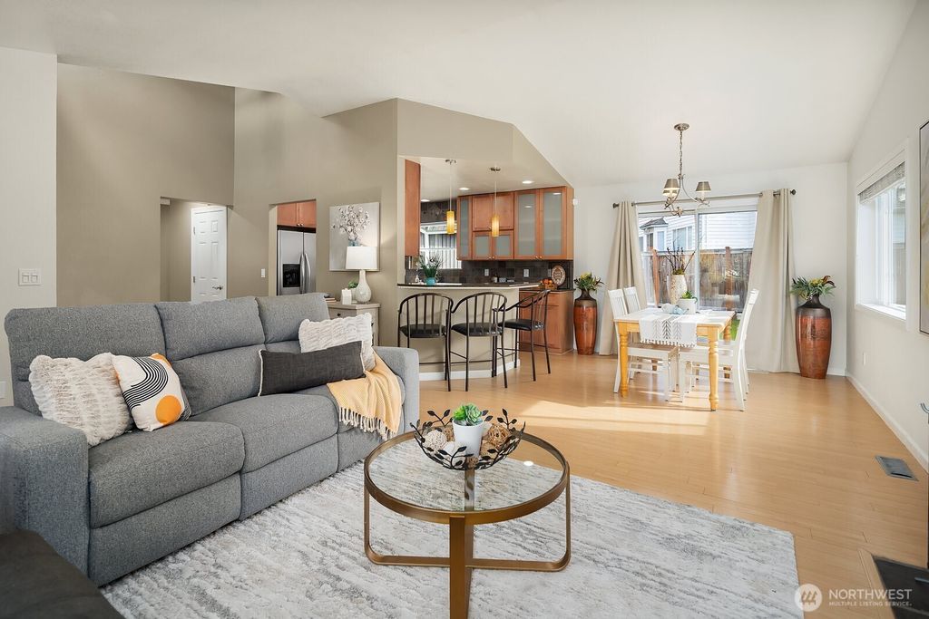 Photo of 14011 SE 156th Court, Renton, WA 98058 (MLS # 2447000)