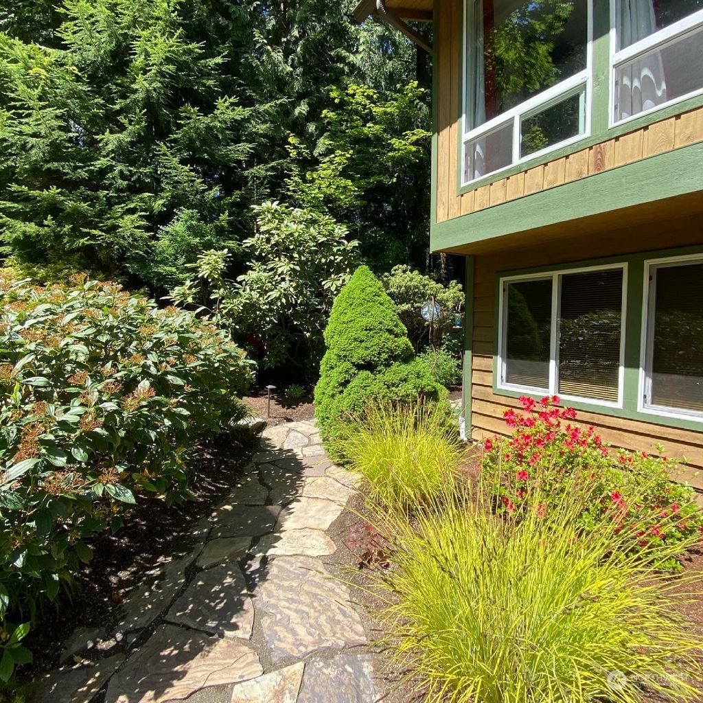 Photo of 17920 230th Avenue NE, Woodinville, WA 98077 (MLS # 2201885)