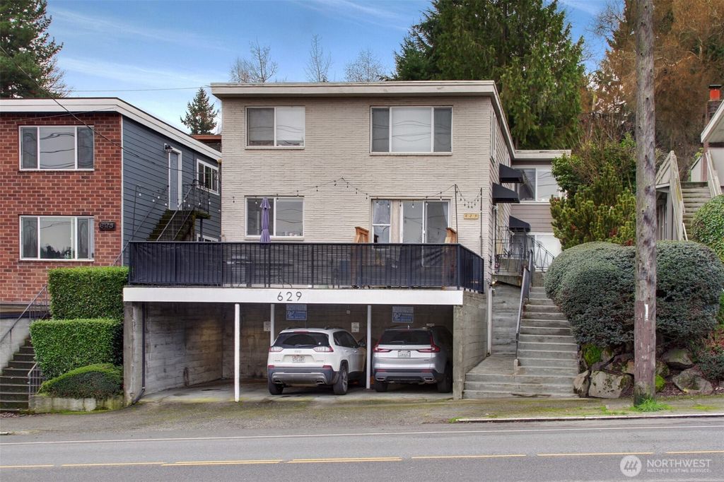 Photo of 629 W Nickerson Street, Seattle, WA 98119 (MLS # 2334389)