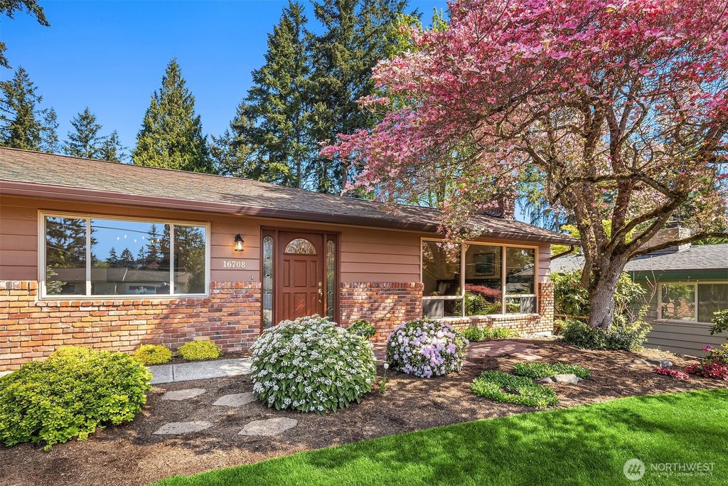 Photo of 16708 SE 28th Street, Bellevue, WA 98008 (MLS # 2366314)