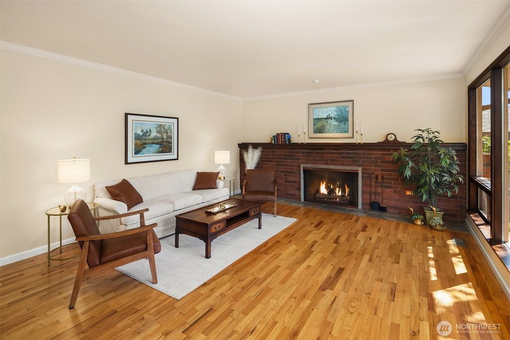 Photo of 16708 SE 28th Street, Bellevue, WA 98008 (MLS # 2366314)