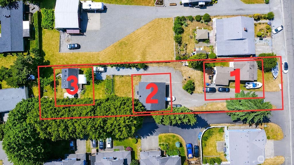 Photo of 2611 S 135th Street, SeaTac, WA 98168 (MLS # 2552039)