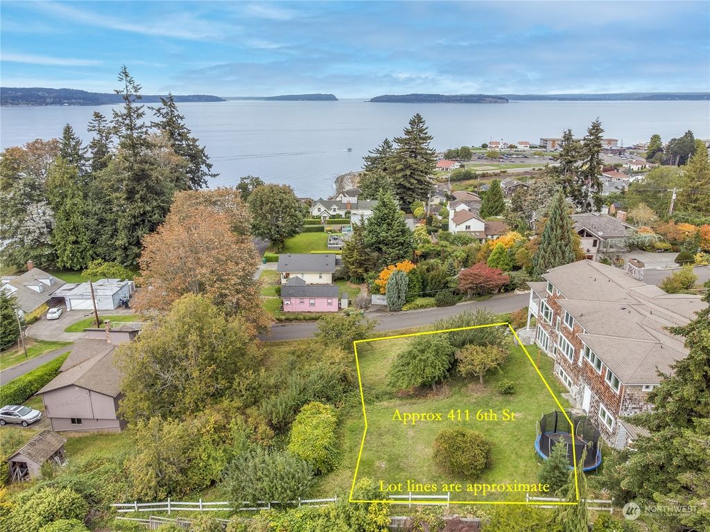Photo of 411 6th Street, Mukilteo, WA 98275 (MLS # 2290812)