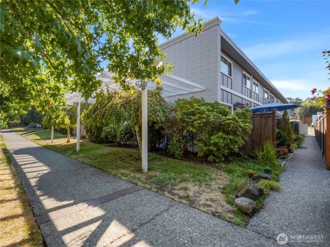 Photo of 708 N L Street #4, Tacoma, WA 98403 (MLS # 2433916)