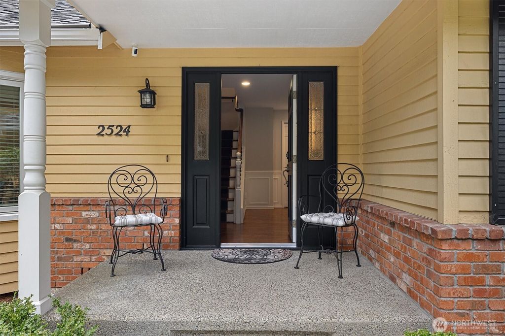 Photo of 2524 225th Place NE, Sammamish, WA 98074 (MLS # 2492214)