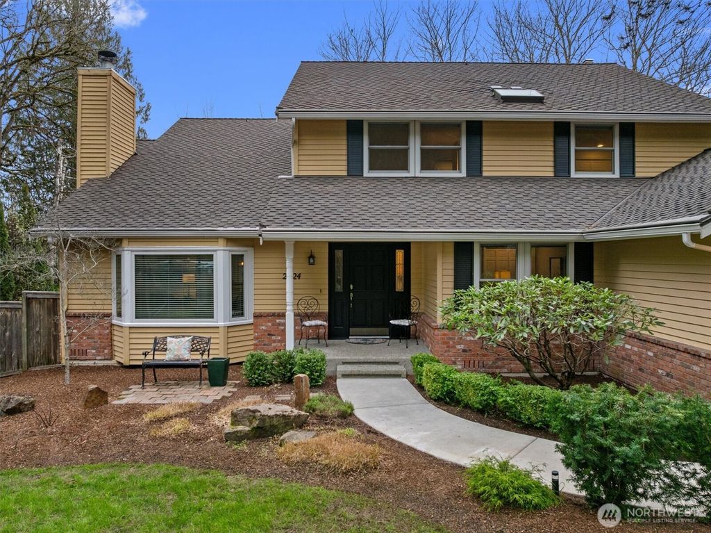 Photo of 2524 225th Place NE, Sammamish, WA 98074 (MLS # 2492214)