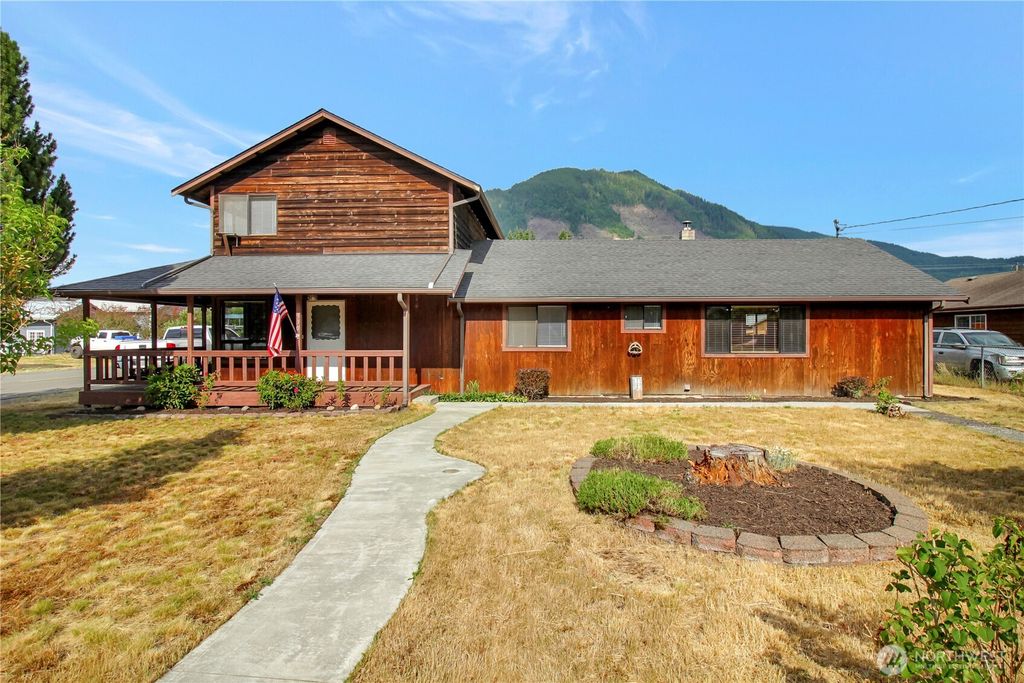 Photo of 930 Commercial Avenue, Darrington, WA 98241 (MLS # 2396639)