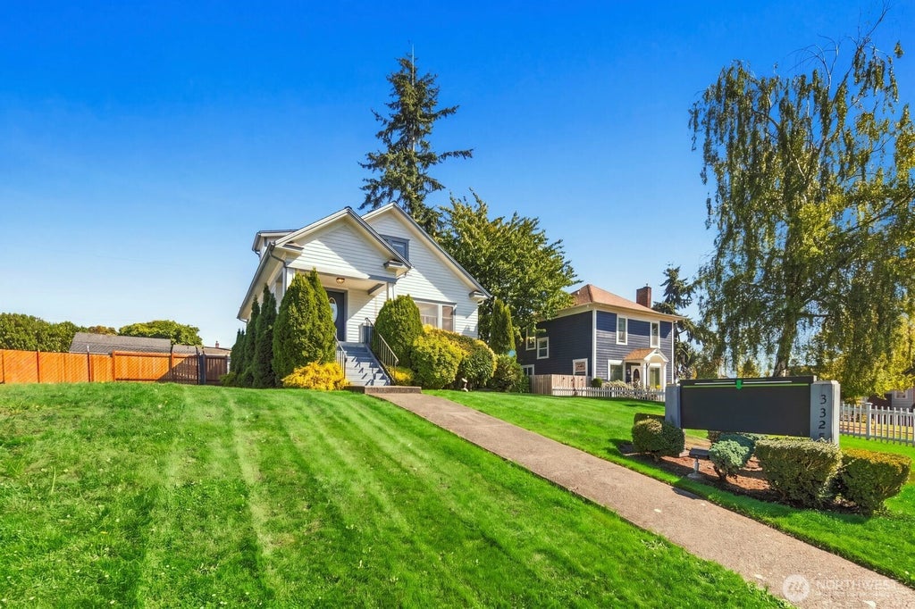 Photo of 3325 Wetmore Avenue, Everett, WA 98201 (MLS # 2586613)