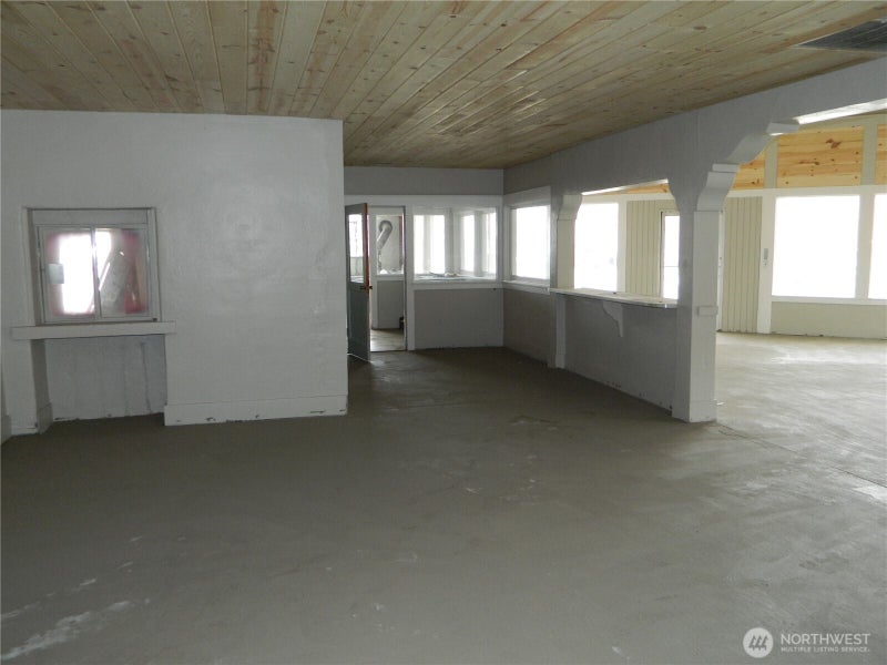 123 2nd Avenue N