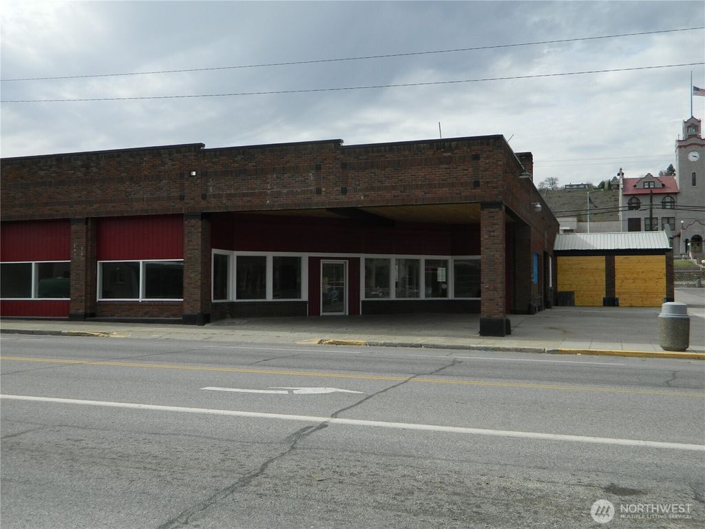 Photo of 123 2nd Avenue N, Tonasket, WA 98855 (MLS # 2510872)