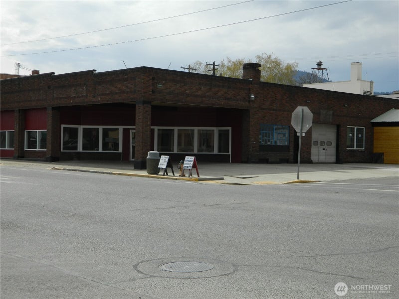 123 2nd Avenue N