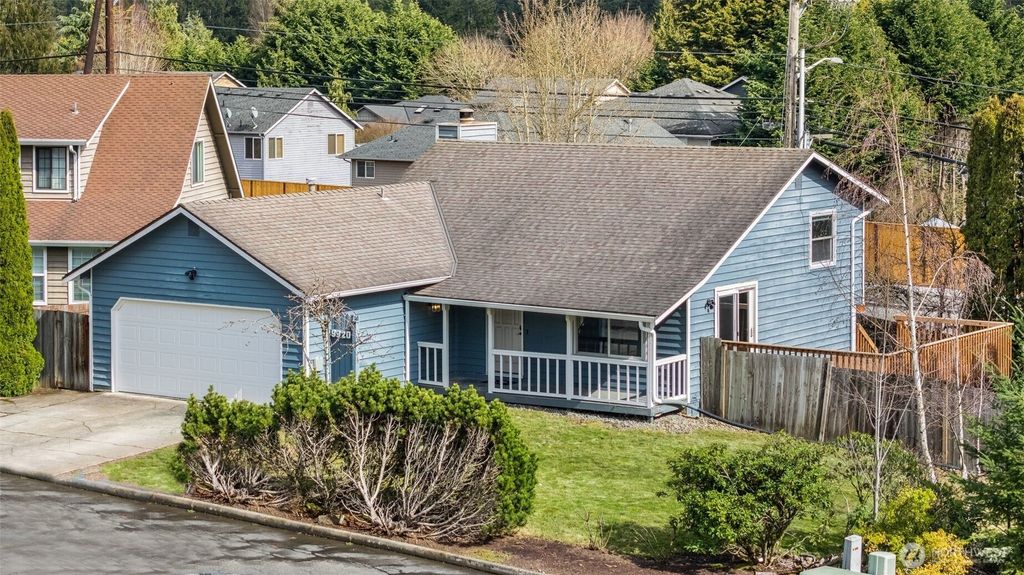 Photo of 9920 NE 140th Place, Kirkland, WA 98034 (MLS # 2343048)