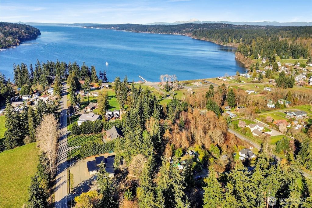 Photo of 9 Joanne Drive, Freeland, WA 98249 (MLS # 2488249)