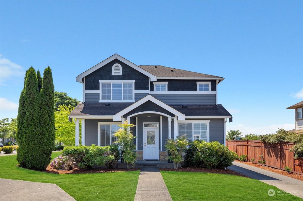 Photo of 16435 SE 168th Place, Renton, WA 98058 (MLS # 2265293)