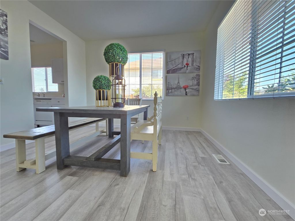 Photo of 16435 SE 168th Place, Renton, WA 98058 (MLS # 2265293)