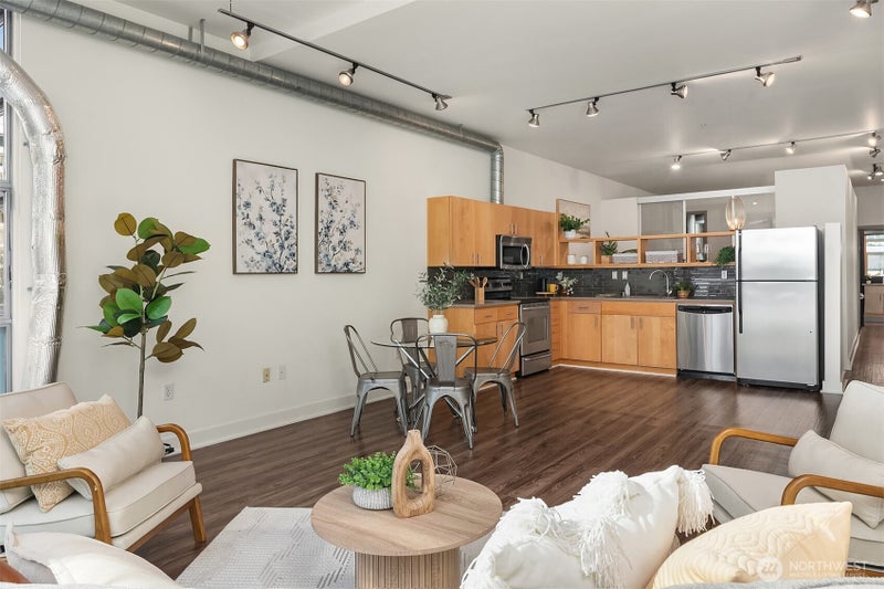 2015 Terry Avenue 416